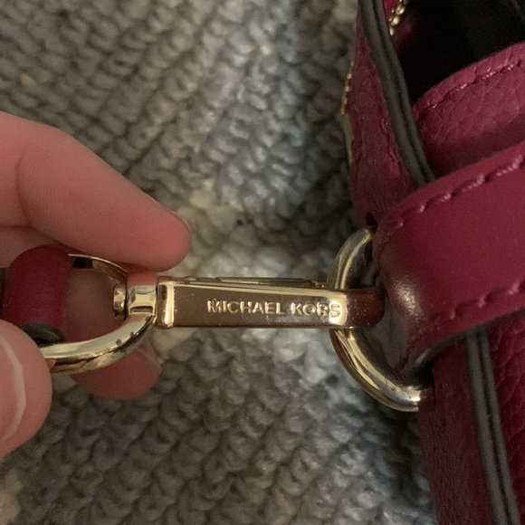 Micheal kors crossbody medium - Picture 2 of 8